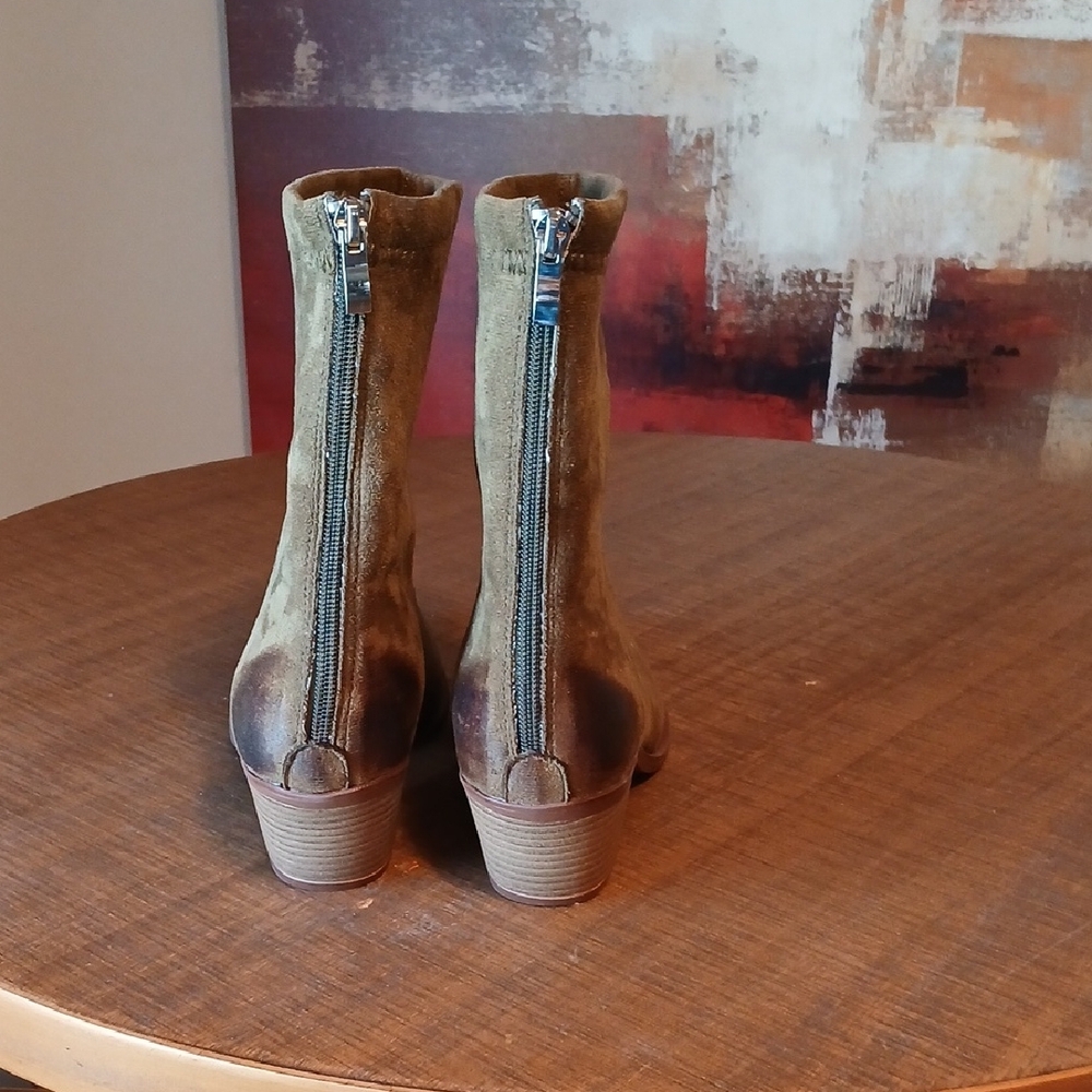 Source Unknown Olive Heeled Boots - image 5
